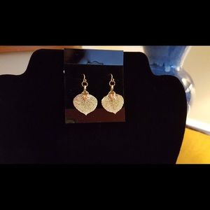 5/$20 Gold lacy leaf earrings, boxed. Perfect gift for fall!